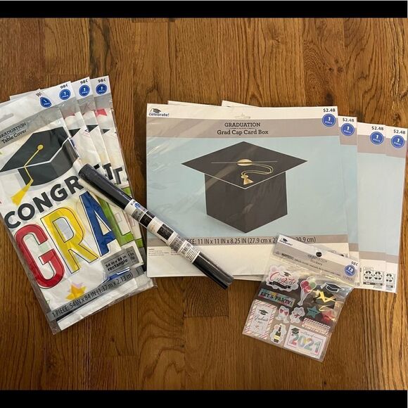 Graduation Tablecloth’s, Grad Cap Card Boxs, Table Runner, Stickers 10 total NWT - Picture 1 of 7